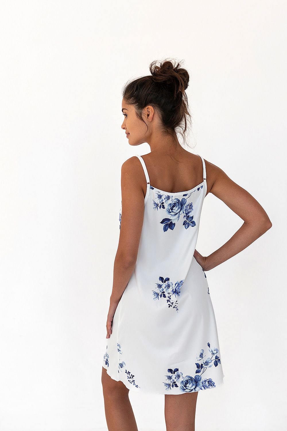 SELENA Soft Floral Nightdress