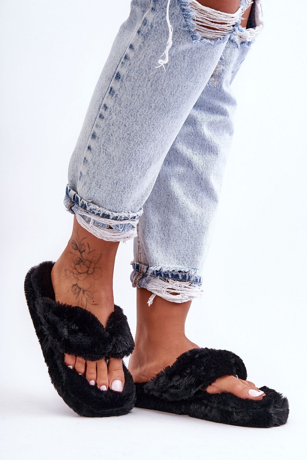 GENNA BLACK FLIP FLOP STYLE COZY FAUX FUR HOUSE SLIPPERS